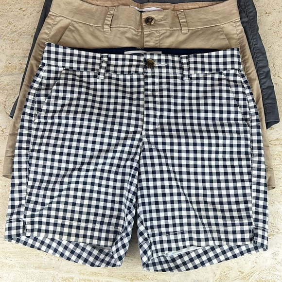 3 Old Navy everyday mid-rise women’s size 4 shorts gray, tan and checker - Picture 6 of 10